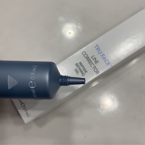 Nuskin Tru Face Line Corrector and Revealing Gel Bundle New in Box Sealed - Picture 5 of 5
